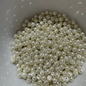 4mm Glass Beads – Pearlised Creamy White